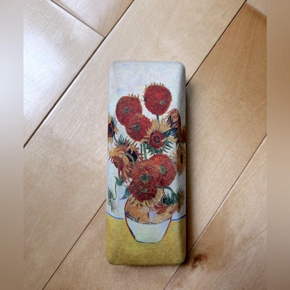 Beautiful glasses case bought from Amsterdam. - Picture 1 of 3